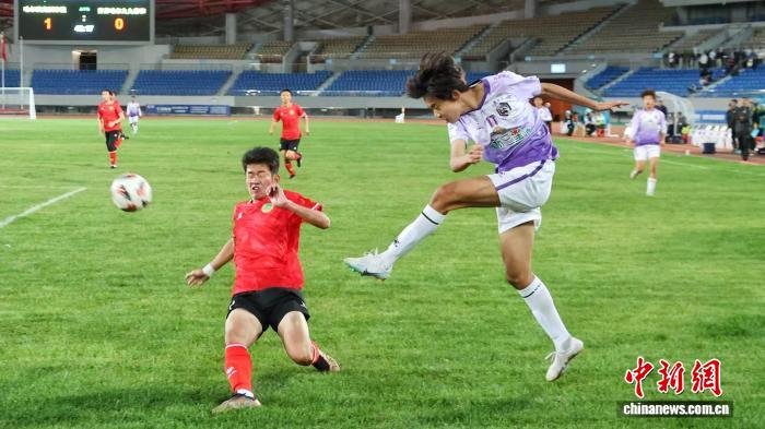 2025黑龙江大众足球超级联赛大庆开赛 14支球队争