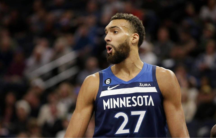 戈贝尔创历史纪录 森林狼力克勇士